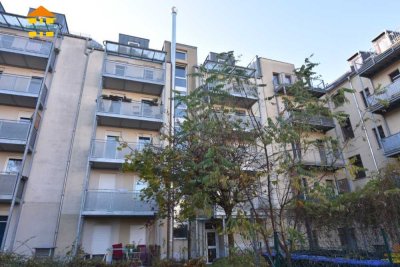 *Familien aufgepasst! Mit Einbauküche, TG-Stellplatz und Balkon in zentraler Lage*