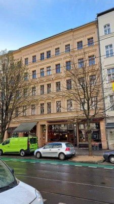 Sonnige Altbau-Wohnung in attraktivem Stuckdenkmal