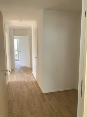 Erstbezug mit Balkon und Einbauküche: Stilvolle 4-Raum-Wohnung mit geh. Innenausstattung in Tübingen