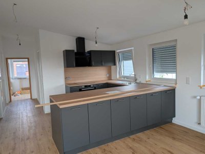 Diese sonnig-helle 3 Zimmer-Wohnung Dachgeschosswohnung