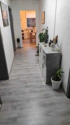 Freundliche 5-Raum-Wohnung mit EBK und Balkon in Wilhelmsthal