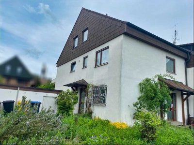 Geräumige Doppelhaushälfte mit kleiner Einliegerwohnung in Grunbach