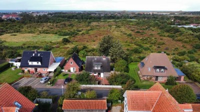 Charmantes Zweifamilienhaus mit Heideblick in Wenningstedt