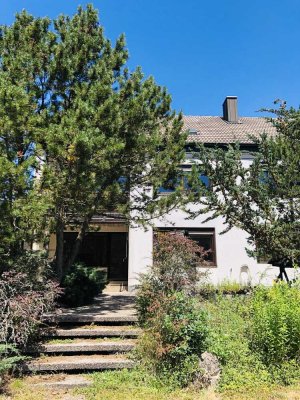Helle 1 Zimmerwohnung mit Blick in den Garten