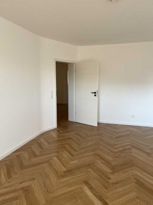 Erstbezug nach Sanierung in Universitätsnähe: 70m2 -Wohnung mit Aufzug, Balkon und Garage in Mainz