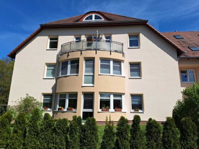Freundliche und gepflegte 3-Zimmer-Wohnung mit gehobener Innenausstattung mit EBK in Schwerin