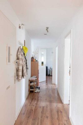 Top-DG-Wohnung mit 3 Zimmern in zentraler Südstadtlage