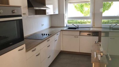 Attraktive und gepflegte 4-Zimmer-Erdgeschosswohnung mit geh. Innenausstattung mit Balkon und EBK