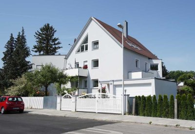� Karlsfeld ☼ schöne und helle 3-Zimmer-Wohnung ☼ Balkon und Terrasse �