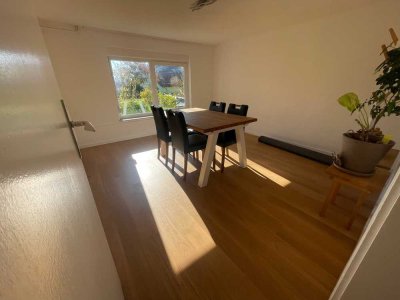 Helle 2-Zimmer Souterrain Wohnung mit eigenem Eingang und Terasse