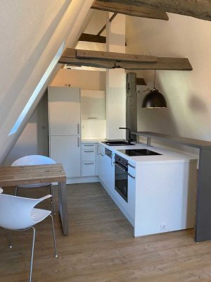 Exklusive, zentral gelegene Dachgeschoss-Wohnung im Loft Stil