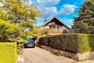 Großzügige Traumwohnung mit Kamin, zwei Außenbereichen und Garage