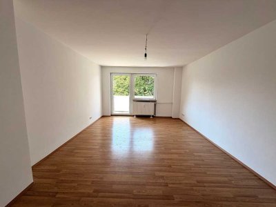 Schöne helle 3-Zimmer-Wohnung mit Balkon zu vermieten