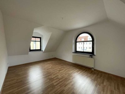 2 Raumwohnung mit Einbauküche direkt am Meuselwitzer Markt!