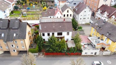 RESERVIERT - Projekt mit Baugenehmigung: Sanierungsbedürftige Bestandsimmobilie als 5-Familienhaus!