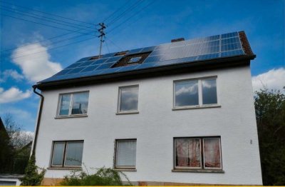 Ein- bis Zweifamilienhaus mit viel Potenzial und förderfähig