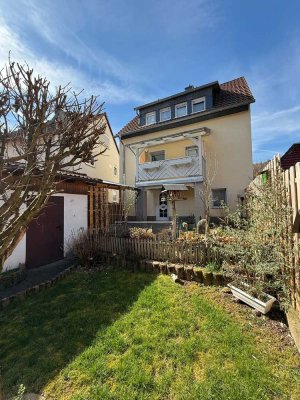**Charmantes kleines Einfamilienwohnhaus mit großem Keller in ruhiger Wohnlage**