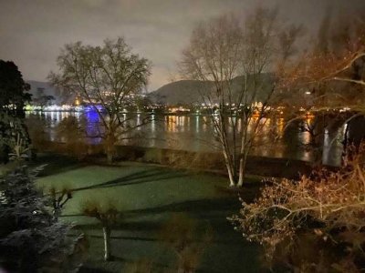 Luxuswohnung in einem der schönsten Häuser in wunderbarer Lage direkt am Rhein