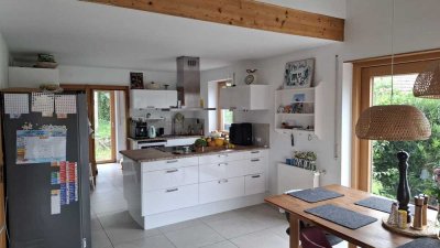 Preiswertes 5-Raum-Einfamilienhaus mit gehobener Innenausstattung und EBK in Mauerstetten