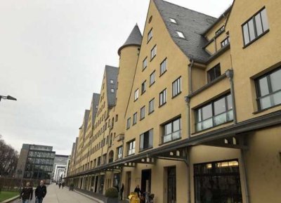 Exklusive 2-Raum-Wohnung mit geh. Innenausstattung zu verkaufen - von privat-