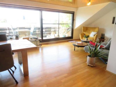 Großzügige und sonnendurchflutete Wohnung in sehr gepflegtem Haus in MG-Venn