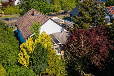 Mit Wintergarten, Einbauküche, Pool, Garten, opt. Einliegerwohnung: Einfamilienhaus in Fredersdorf