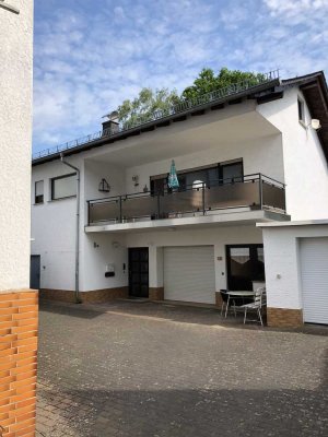 Preiswertes, großes und vollständig renoviertes Haus mit drei Zimmern, Einbauküche uvm. in Löhnberg