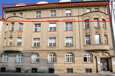 Große Altbauwohnung mit 7 Zimmern in Innenstadtlage