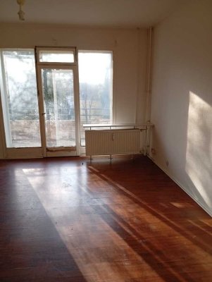 Lankwitz, Musikerviertel: 2-Zimmer-Balkonwohnung im 2.OG, herrlich ruhig im Grünen