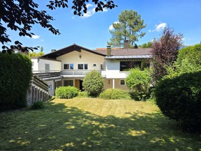 Großzügiges Anwesen inkl. Einliegerwohnung und Baureserve in Brunnthal