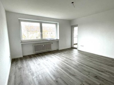 Helle 3-Zimmer-Wohnung mit Balkon (S/W) – Erstbezug nach Komplettsanierung
