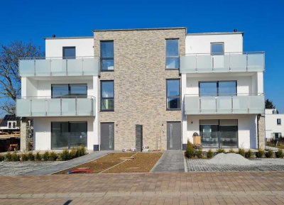 Erstbezug mit Balkon: Geschmackvolle 4-Raum-Wohnung in Ober-Mörlen