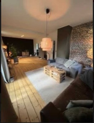 Wunderschöne 7 Zimmer Altbau-Wohnung mit Balkon in Wesel Bislich