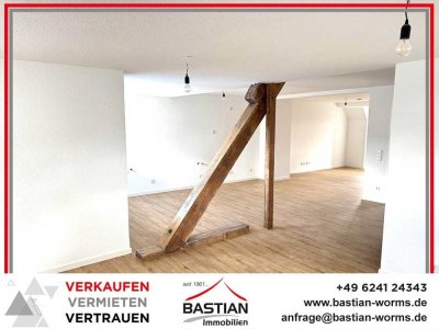 Für Dachgeschoss-Erstbezug-Innenstadt-Liebhaber: 106 m². XL-Terrasse. Repräsentatives Gebäude.