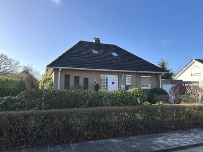 PURNHAGEN-IMMOBILIEN -  Freistehendes Einfamilienhaus mit Garage in ruhiger Lage von Schwanewede