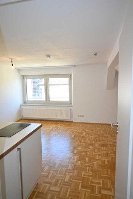Stilvolle, zentralgelegene 2-Zimmer DG Wohnung in Regensburg