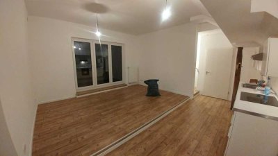 Penthouse-Wohnung in Hamm-Mitte: 3 Zimmer, Dachbalkon mit niedrigen NK