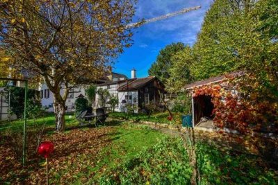 DHH mit einem wunderschönen eingewachsenen Garten im München-Laim