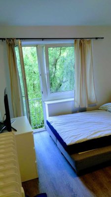 Möbliertes 15 m² Zimmer in gemütlicher WG mit schmalem Balkon – ab sofort frei