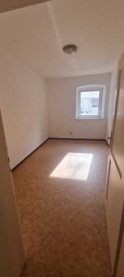 Goethestr. 8: freundliche Helle 2 Zimmer Wohnung in Pirmasens