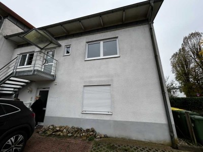 Schöne und großzügige Gewerbeeinheit mit Terrasse und 2 Stellplätzen