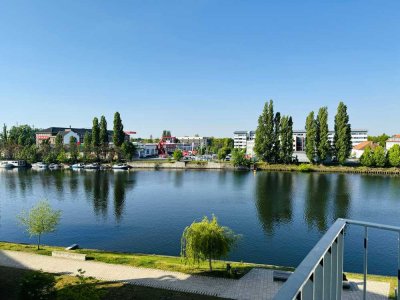 Willkommen am Wasser! Moderne 2 Zimmer mit Balkon und Spreeblick!