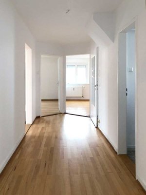 Schöne helle 4 Zimmer Wohnung in alter Stadtvilla am Kuhberg