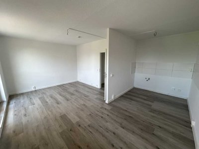 Platz für die ganze Familie! Helle 4-Zimmer-Wohnung mit Balkon!