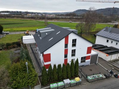 Erstbezug ! Wunderschöne 4 Zimmer Wohnung mit Balkon und Terrasse, hochwertige Ausstattung, KFW 55