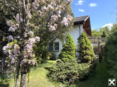 Großzügiges Wohnhaus mit Einzelgarage
