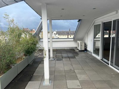 Exklusive 3-Zimmer-Penthouse-Maisonettewohnung mit Dachterrasse & Stellplatz im Nordend-West