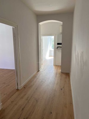 Nach umfassender Modernisierung: attraktive und ruhige 2-Zimmer-Wohnung plus Wohnküche