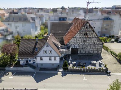Wohnhaus mit Gewerbeeinheit und Scheune in zentraler Lage von Laichingen