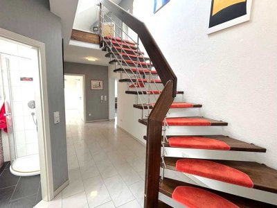 Luxuriöse 3,5-Zimmer-Maisonettewohnung mit Weitblick, Terrasse & Kamin